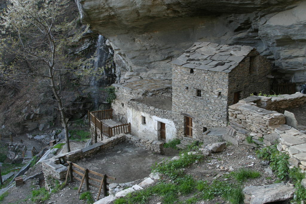Вілла Agriturismo La Virginia Revello Екстер'єр фото