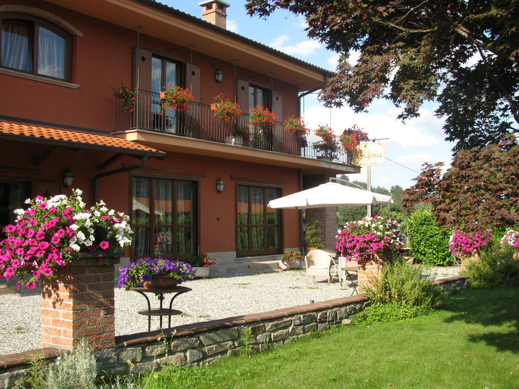 Вілла Agriturismo La Virginia Revello Екстер'єр фото
