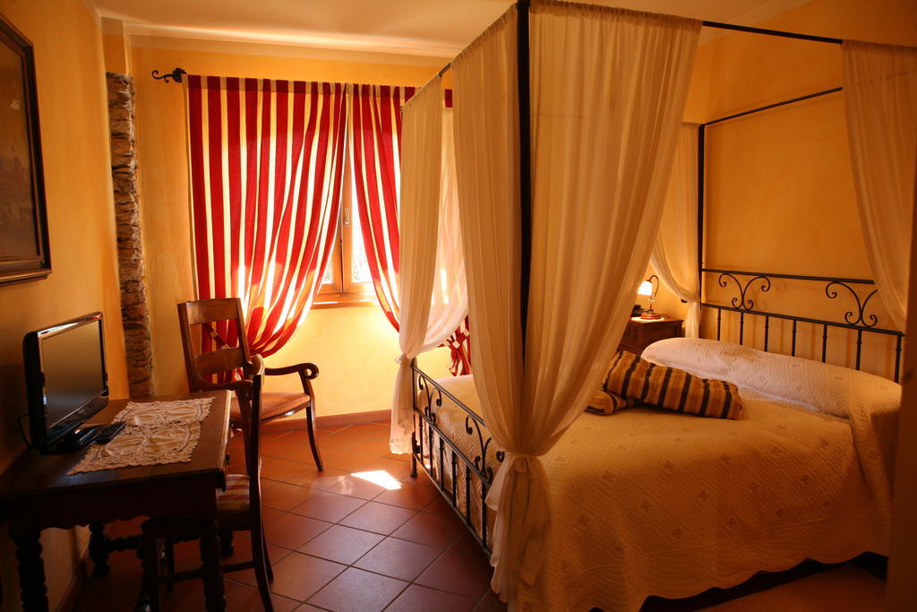 Вілла Agriturismo La Virginia Revello Номер фото
