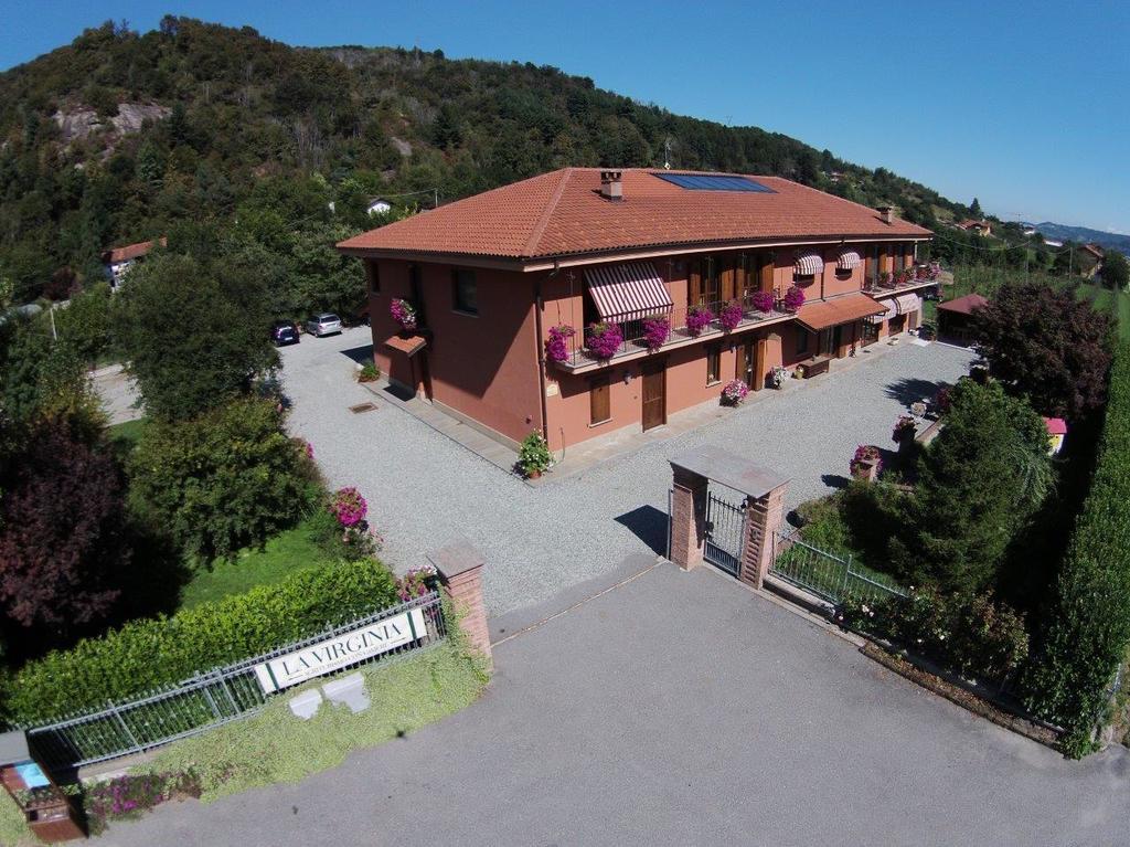 Вілла Agriturismo La Virginia Revello Екстер'єр фото